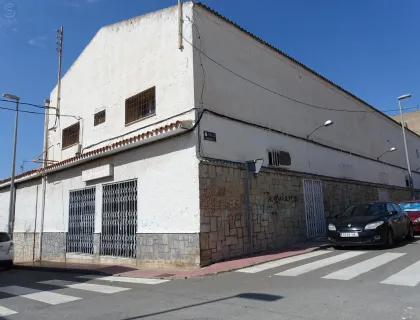 Comprar instalaciones, naves industriales... de 517m² en Cartagena