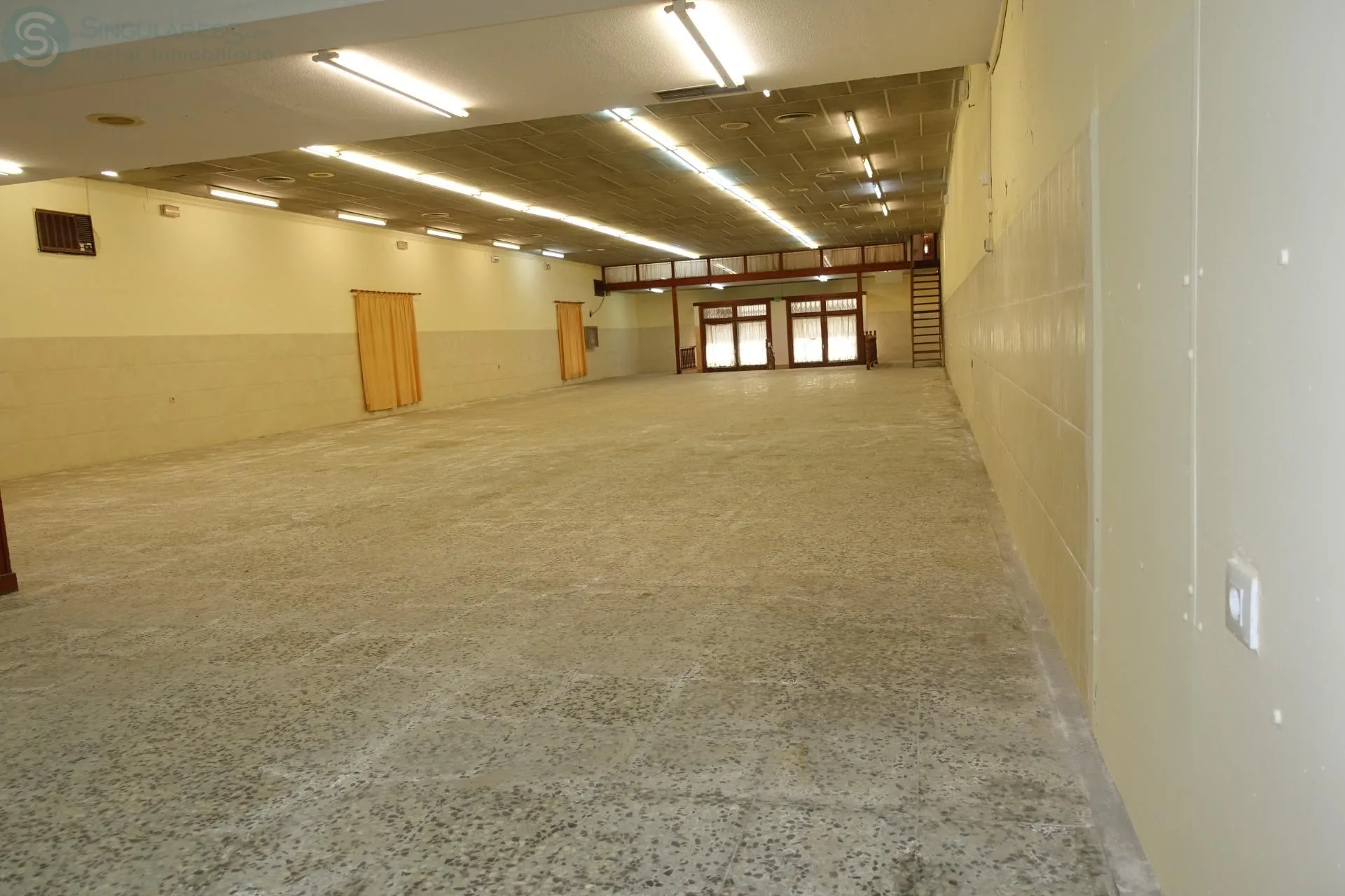 Comprar instalaciones, naves industriales... de 517m² en Cartagena