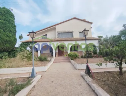 Comprar dúplex de 1749m² en Lorca