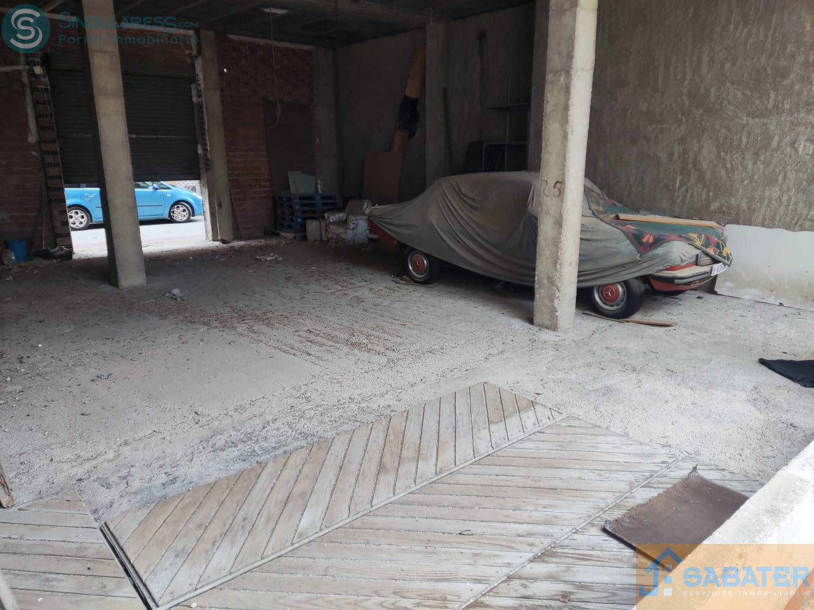 Comprar local de 110m² en Murcia