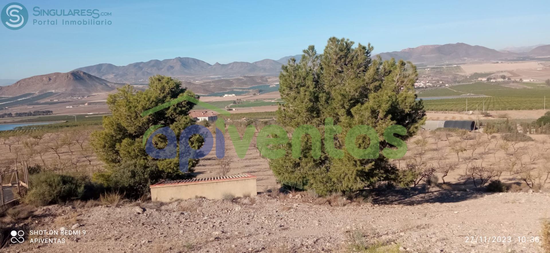 Comprar terreno de 42000m² en Lorca