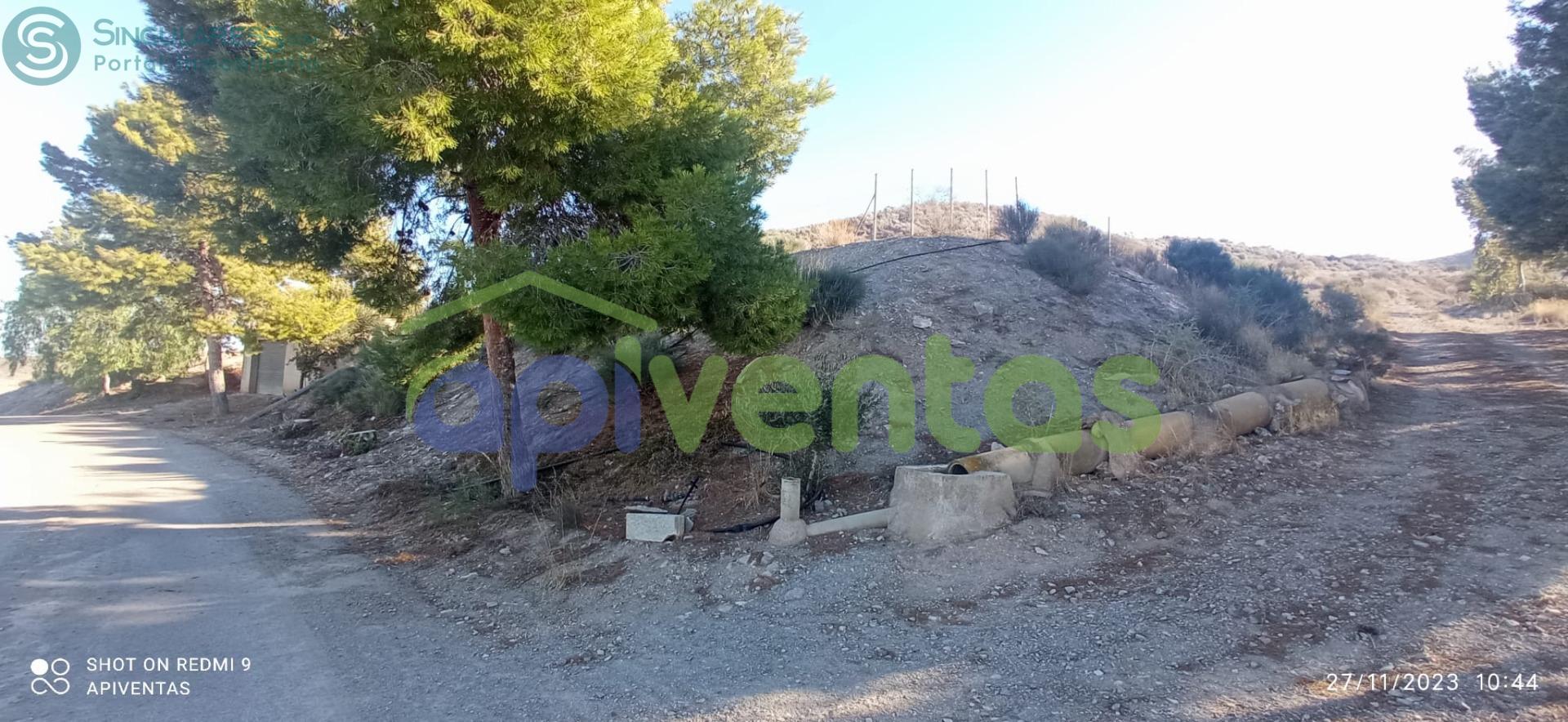Comprar terreno de 42000m² en Lorca