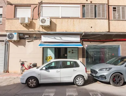 Comprar instalaciones, naves industriales... de 66m² en Murcia
