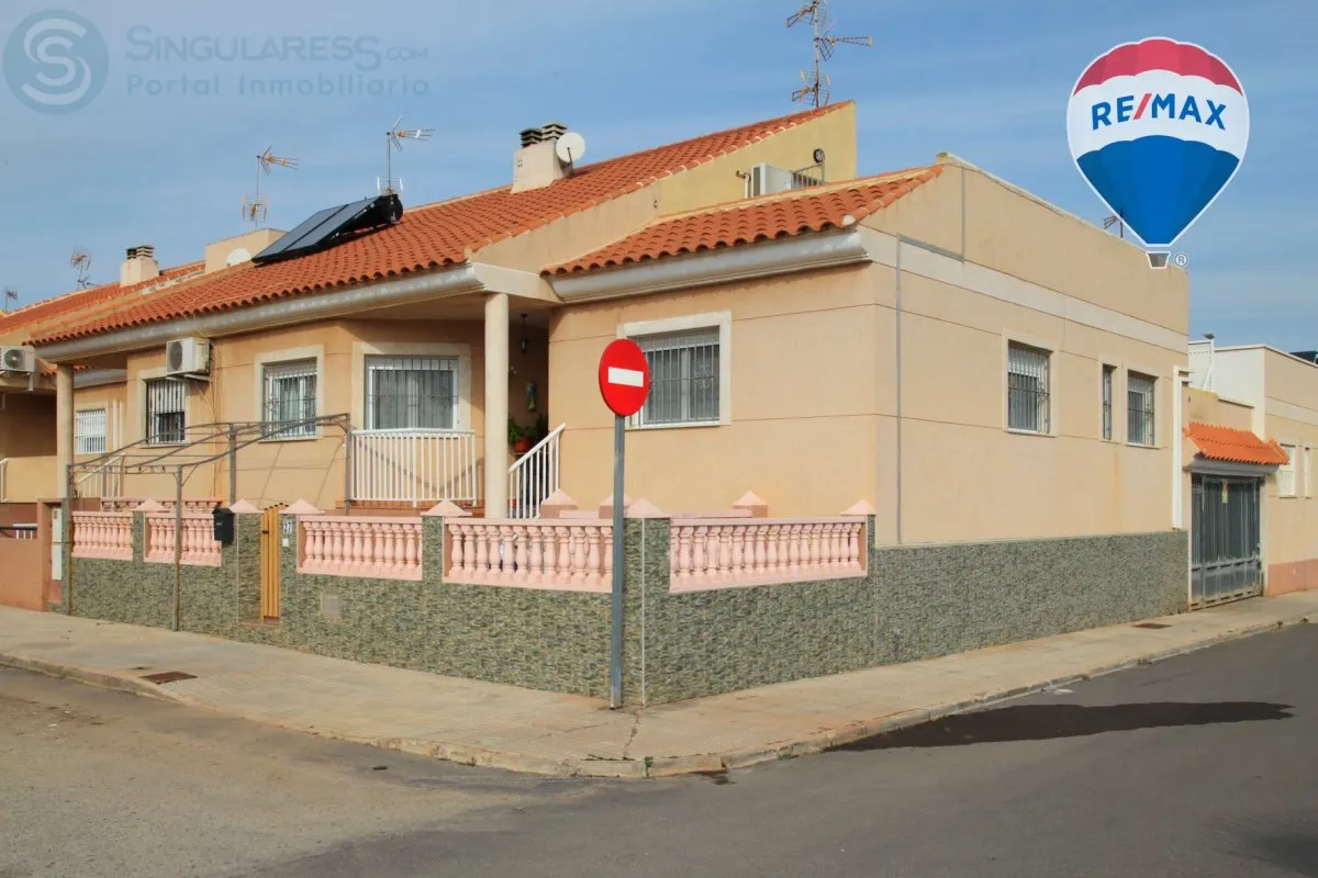 Comprar casa en Calle CAMPILLO DE BAYLE- ALGAR nº 27 en Cartagena