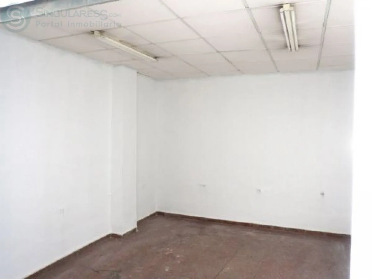 Comprar instalaciones, naves industriales... de 182m² en Molina de Segura