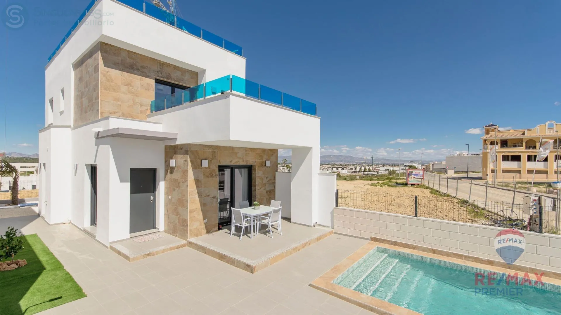 Comprar casa en Calle melocotonero nº 1 en Orihuela
