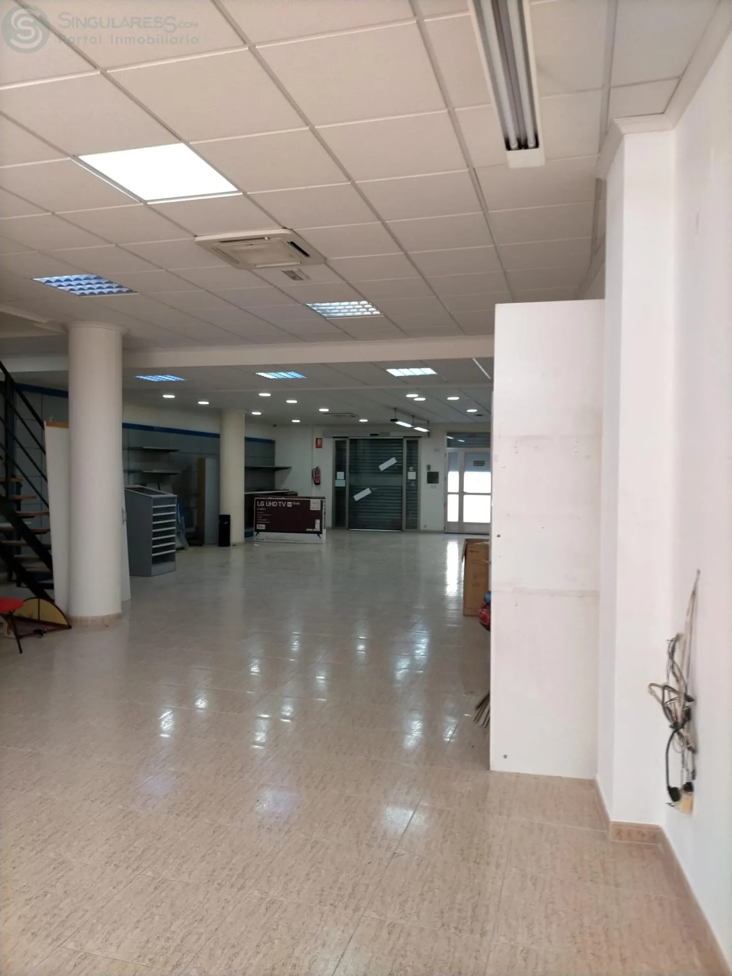 Comprar instalaciones, naves industriales... en Calle De Monsenyor Espinosa nº 3 en Orihuela