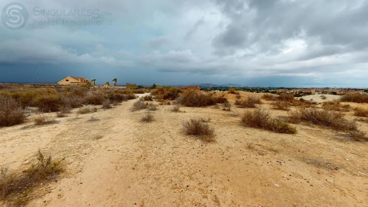 Comprar terreno en Calle Mutxamel en Mutxamel