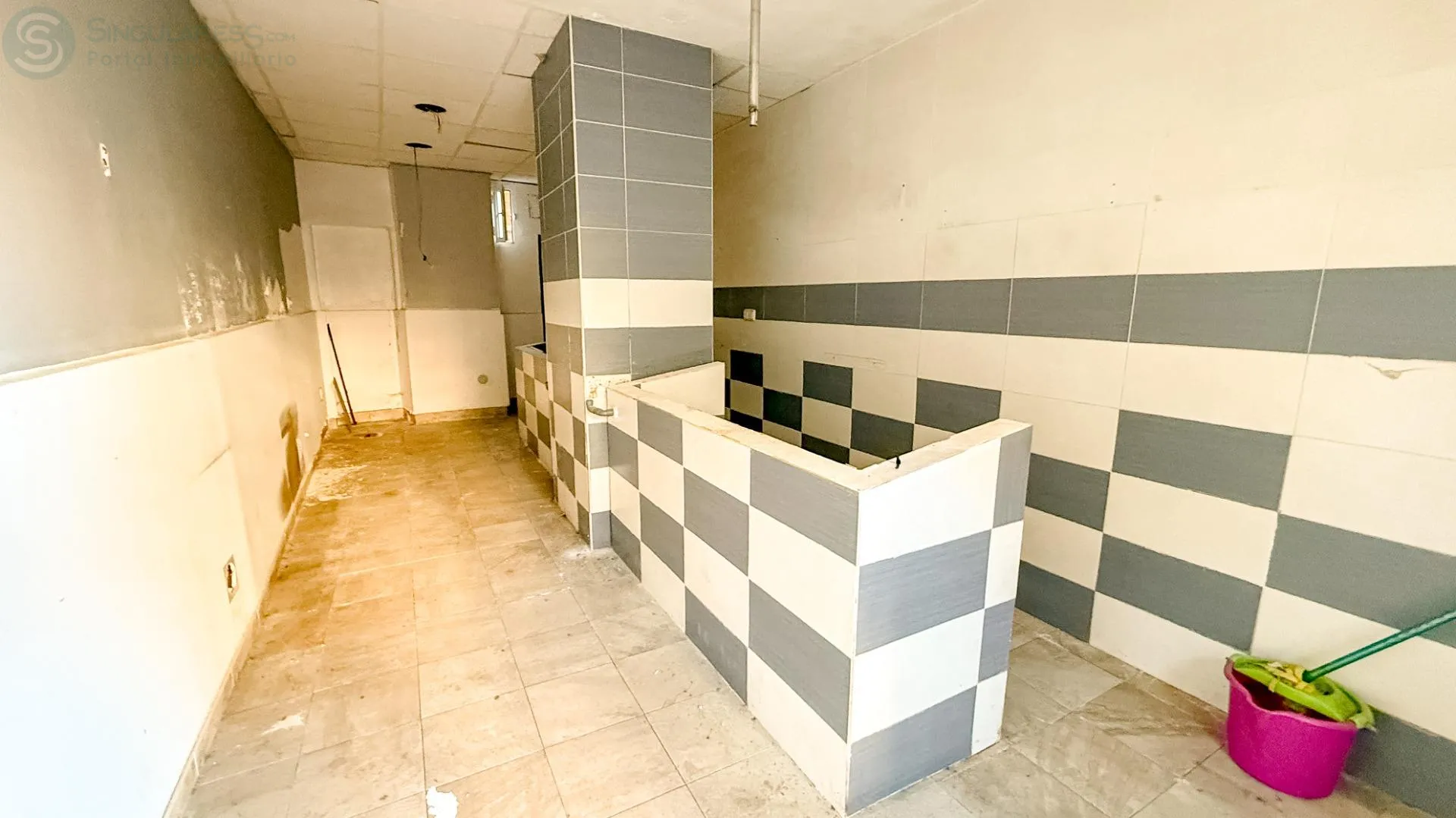 Comprar piso de 550m² en Abarán