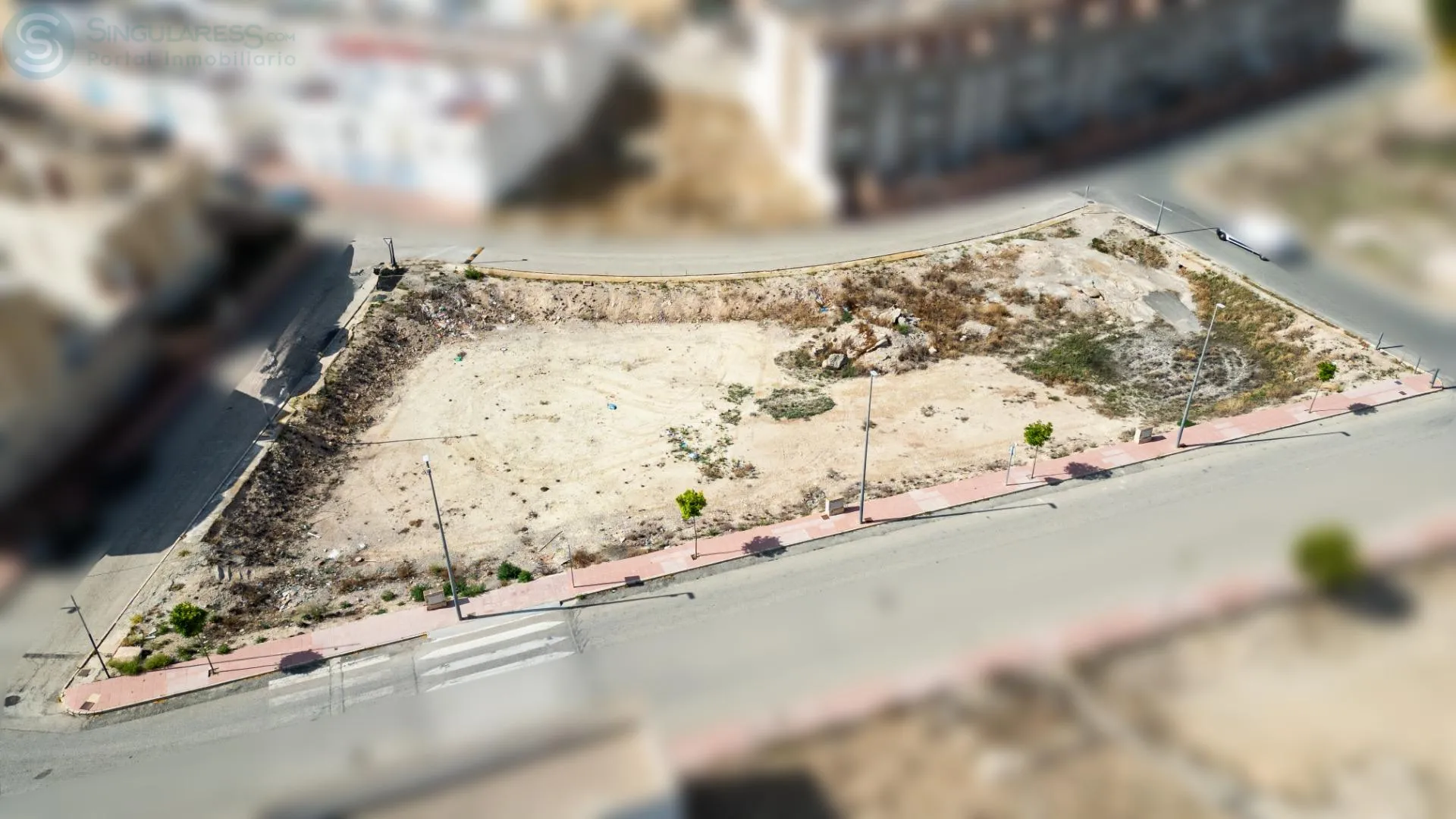 Comprar terreno en Calle Clara Campoamor en Blanca