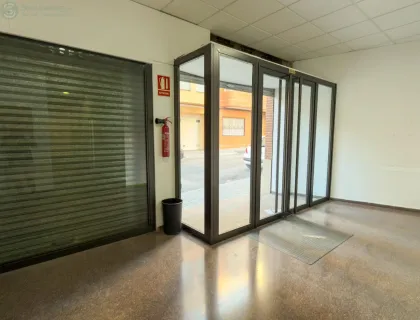 Alquilar instalaciones, naves industriales... de 275m² en Cieza