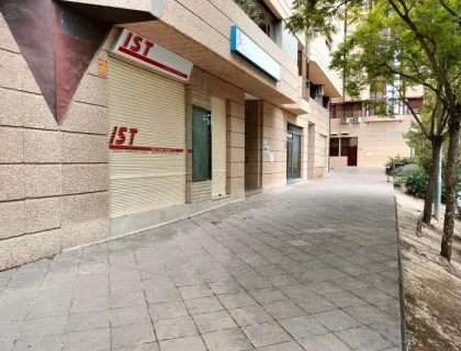 Alquilar instalaciones, naves industriales... de 81m² en Murcia