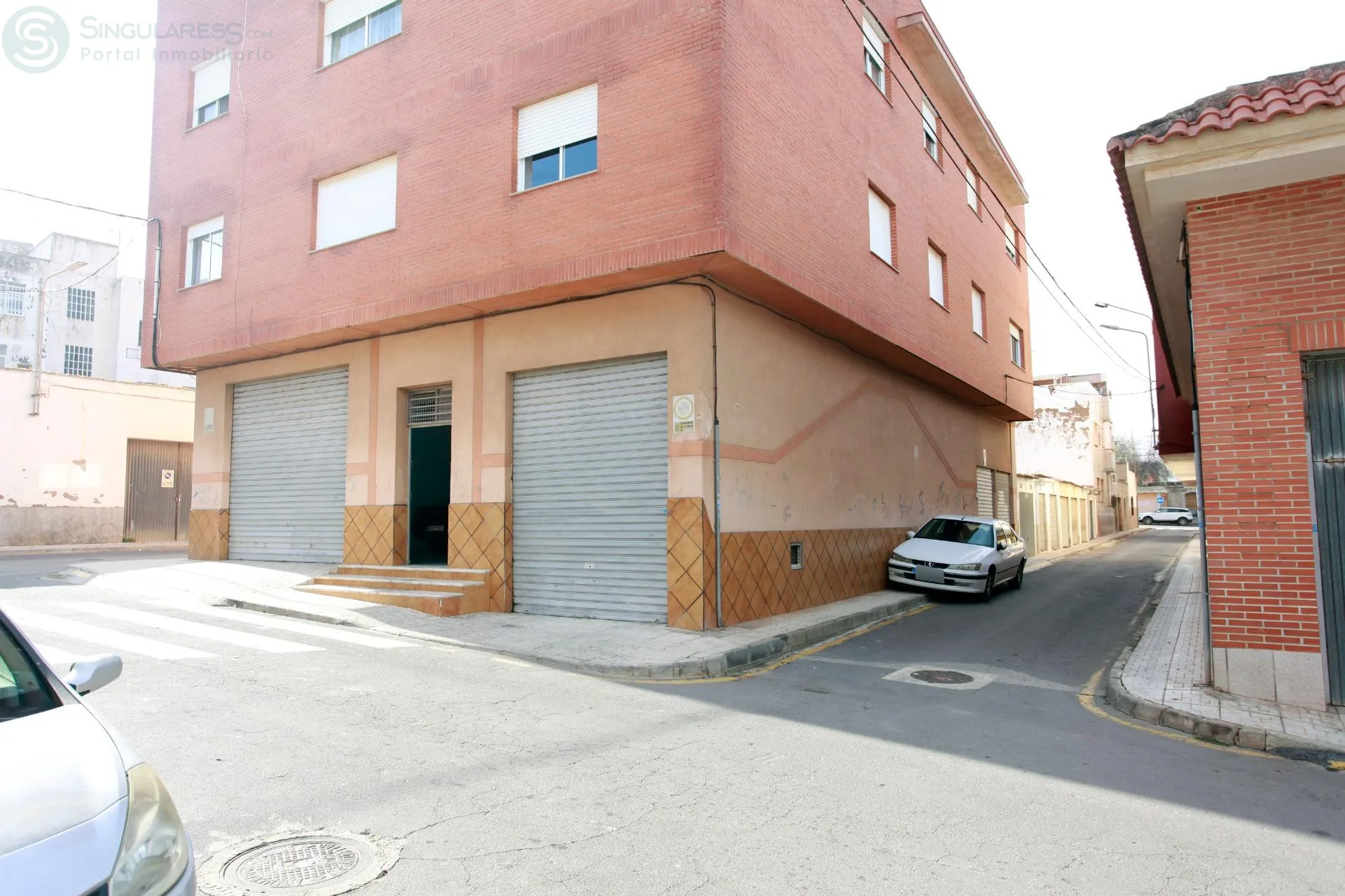 Comprar instalaciones, naves industriales... en Calle De Santa Teresa nº 21 en La Unión