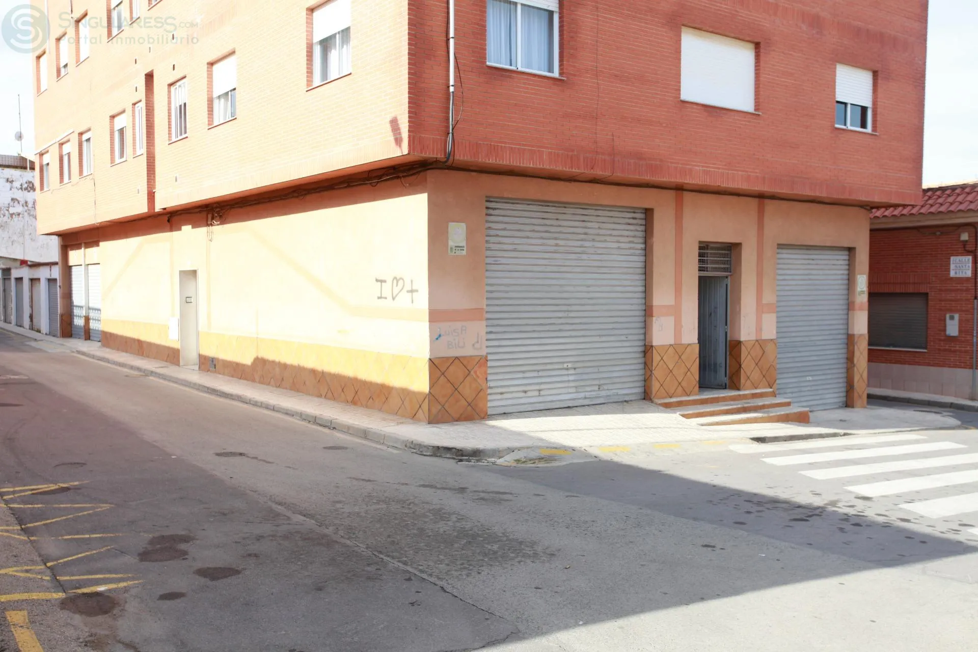 Comprar instalaciones, naves industriales... en Calle De Santa Teresa nº 21 en La Unión