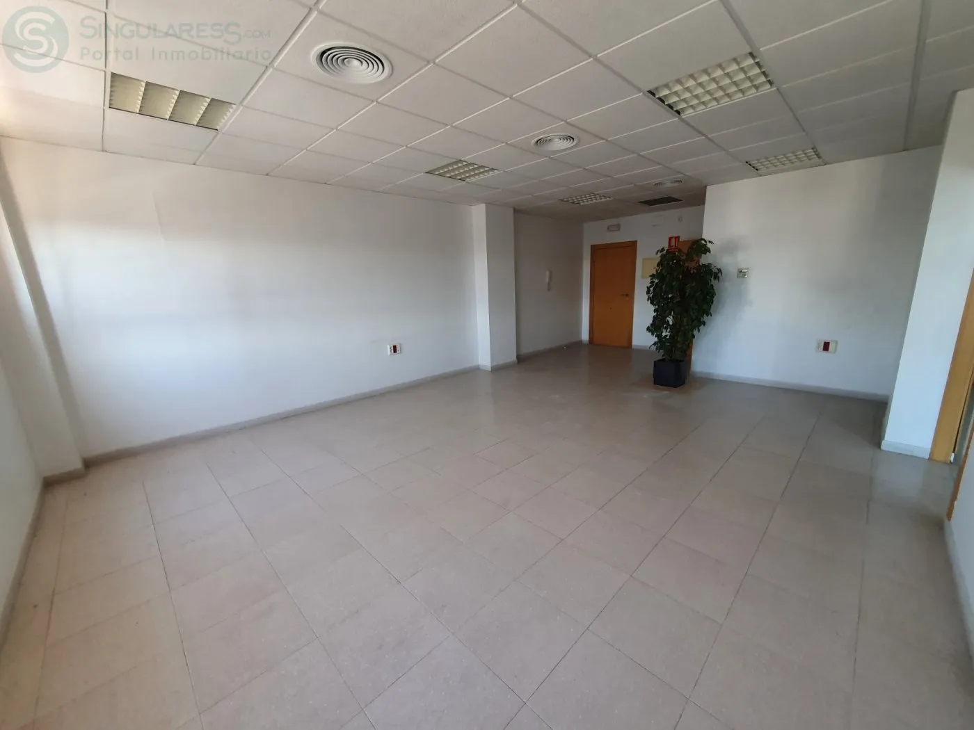 Comprar oficina en Calle Cardenal Belluga. Pol. Ind. Oeste nº 30.1 en Alcantarilla