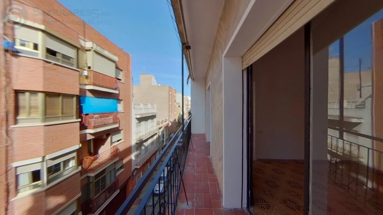 Comprar piso en Calle ALVAREZ QUINTERO nº 23 en Murcia