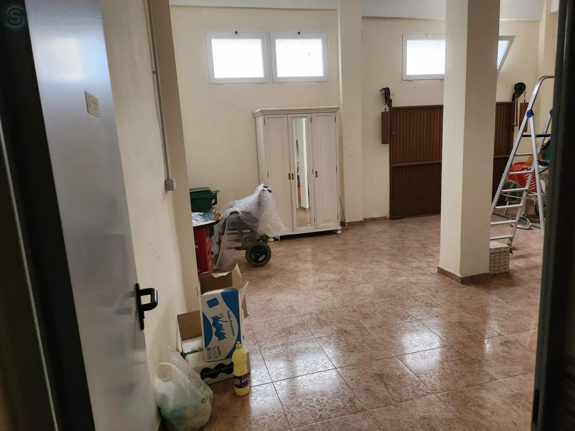 Comprar instalaciones, naves industriales... en Calle Pintor Portela en Cartagena