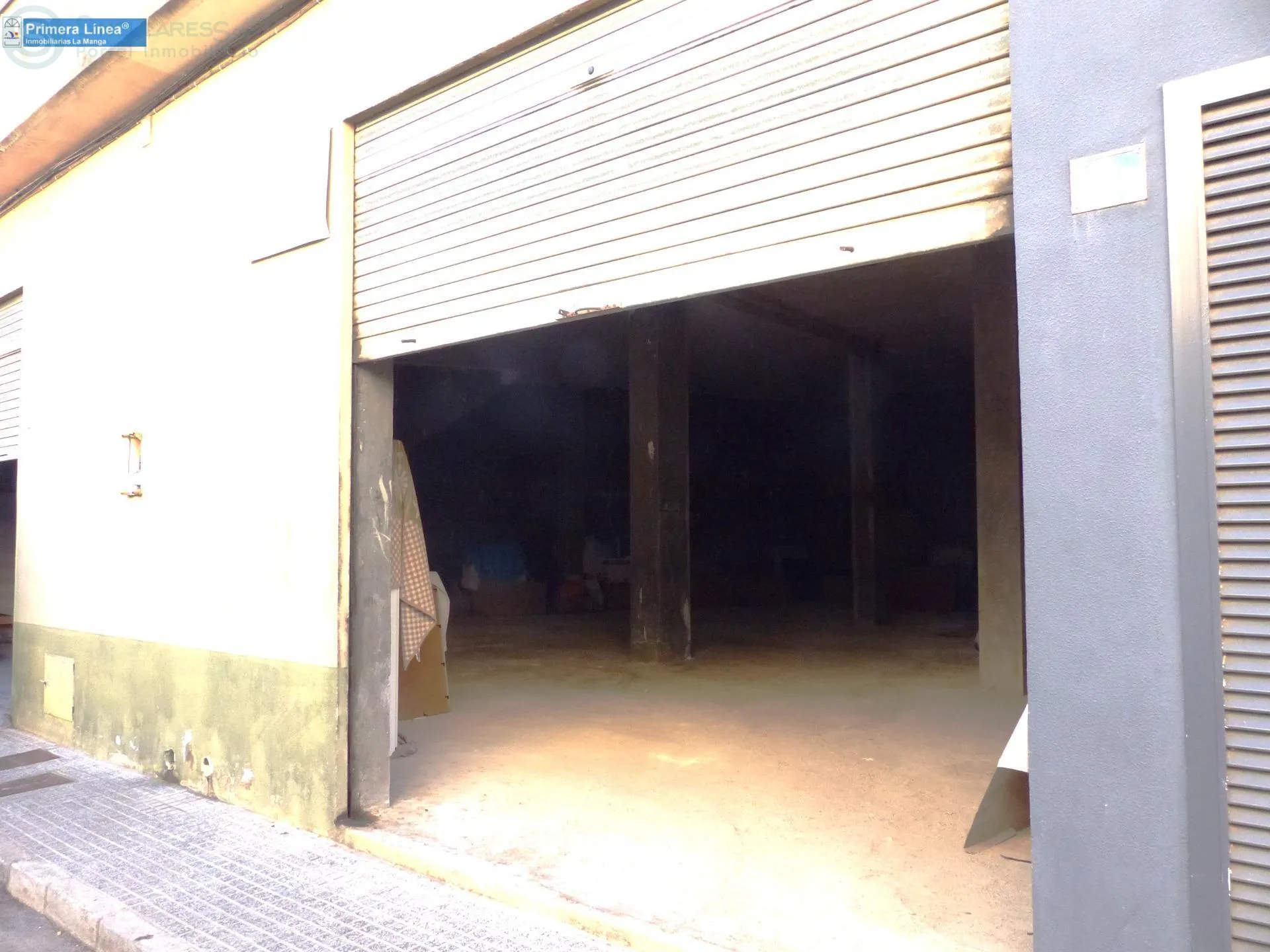 Comprar instalaciones, naves industriales... de 160m² en Cartagena