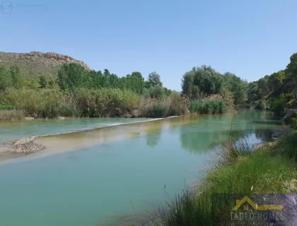 UNKNOWN