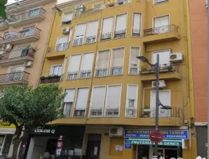 Local en San juan, con 33 m² construidos.