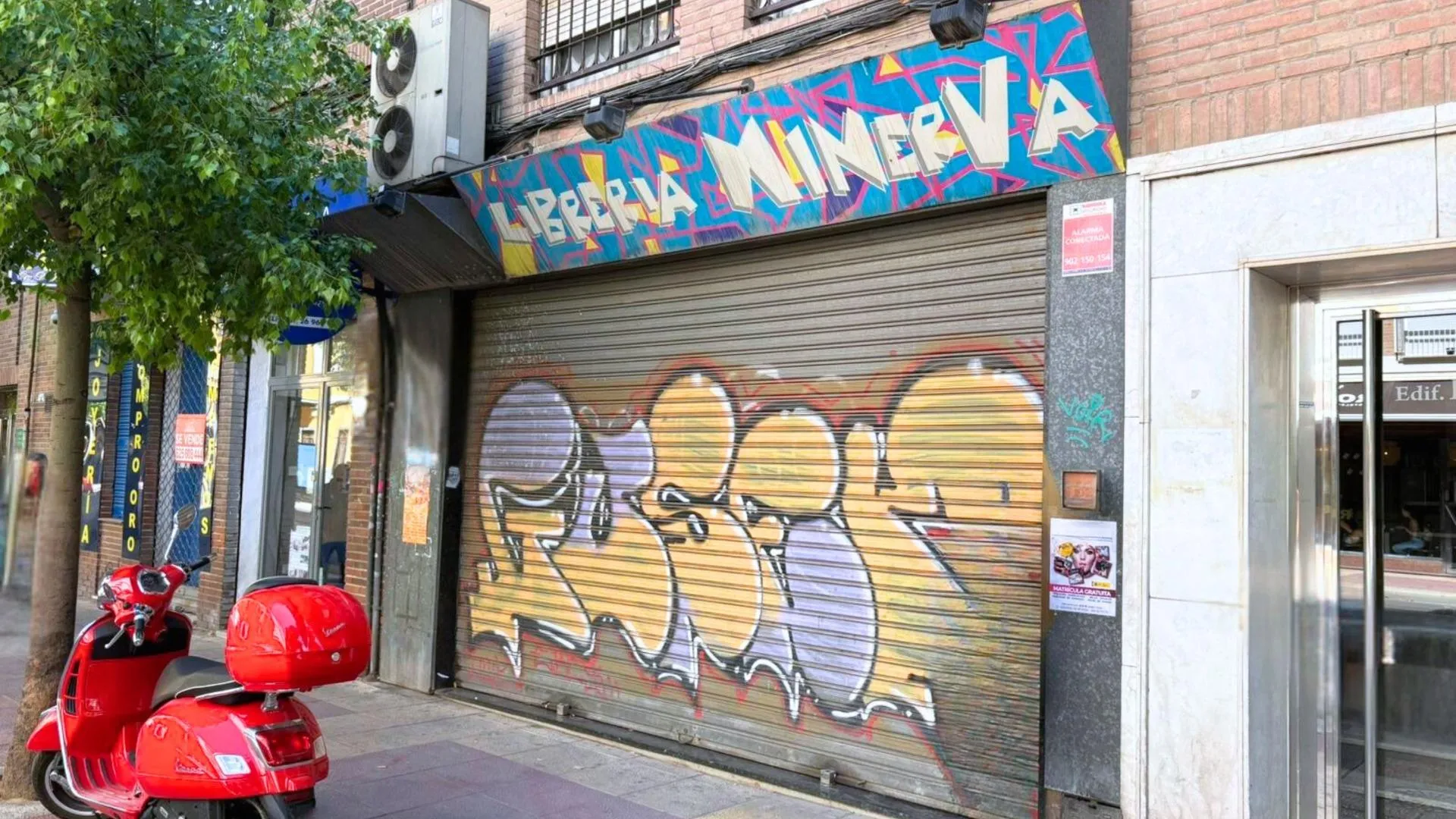 Comprar instalaciones, naves industriales... de 135m² en Murcia