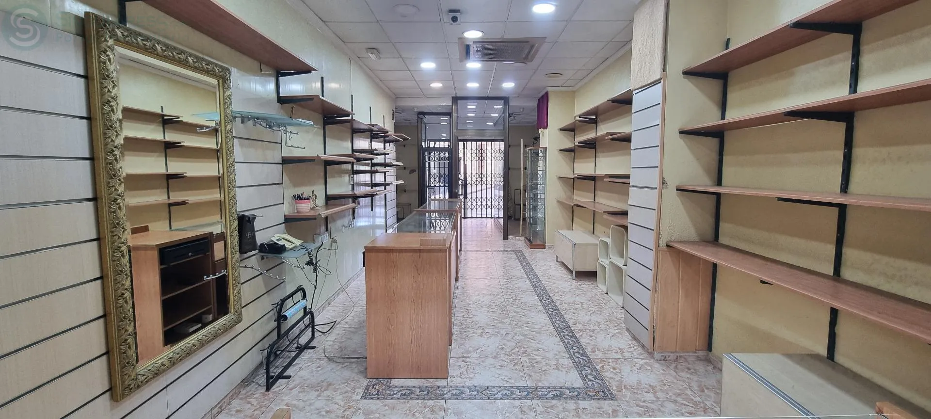 Comprar instalaciones, naves industriales... de 92m² en Cartagena