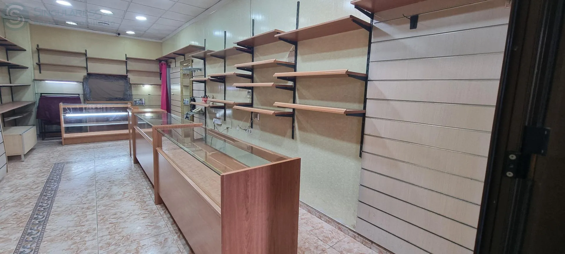 Comprar instalaciones, naves industriales... de 92m² en Cartagena