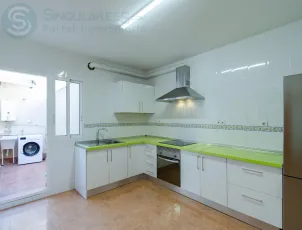 PISO ÚNICO EN POZO ESTRECHO