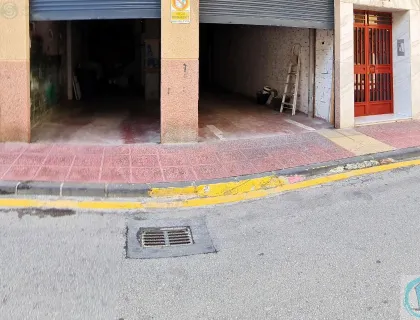 Comprar garaje de 96m² en Murcia