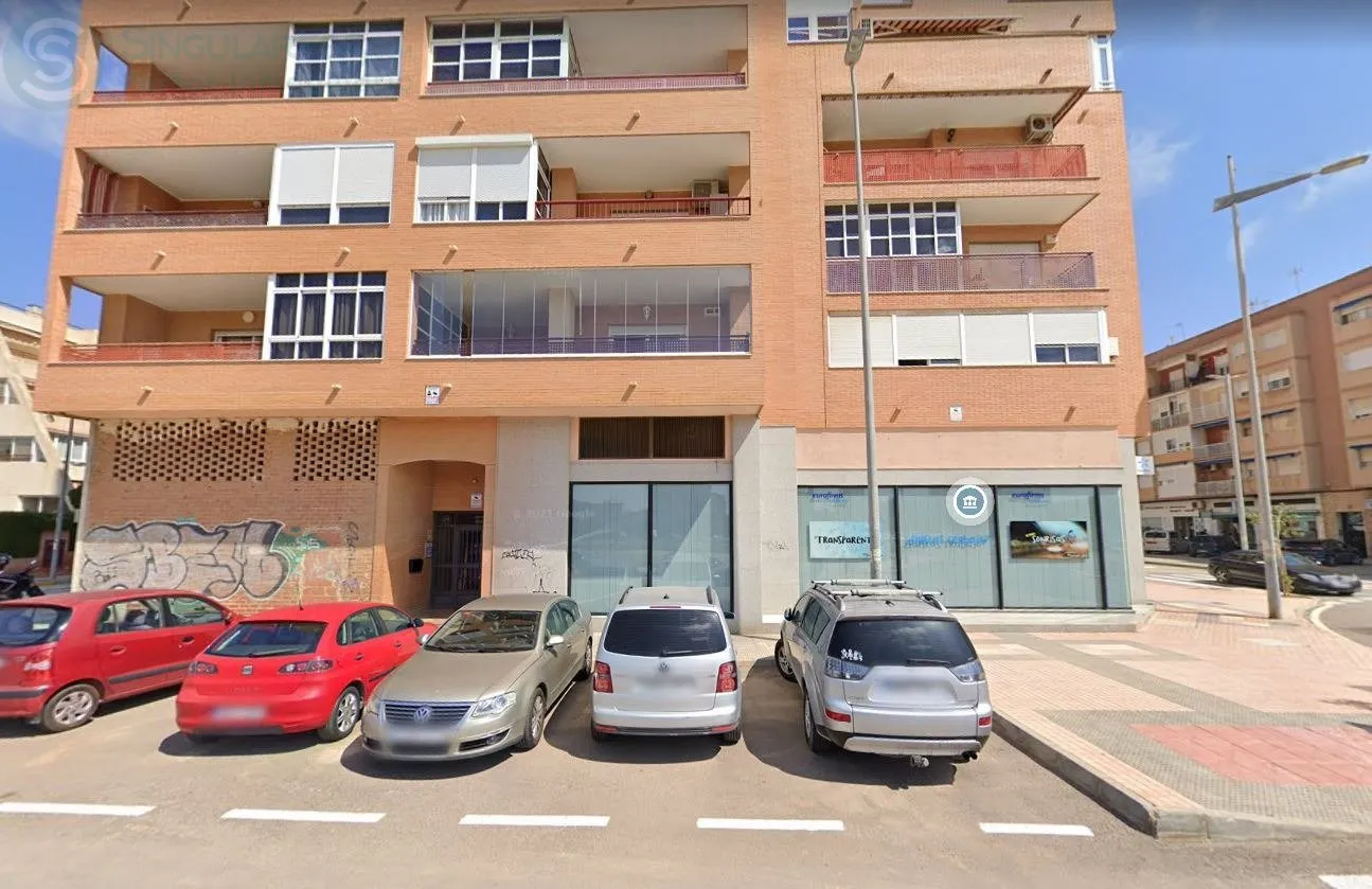 Comprar instalaciones, naves industriales... en Calle Antonio Laurent Navarro en Cartagena