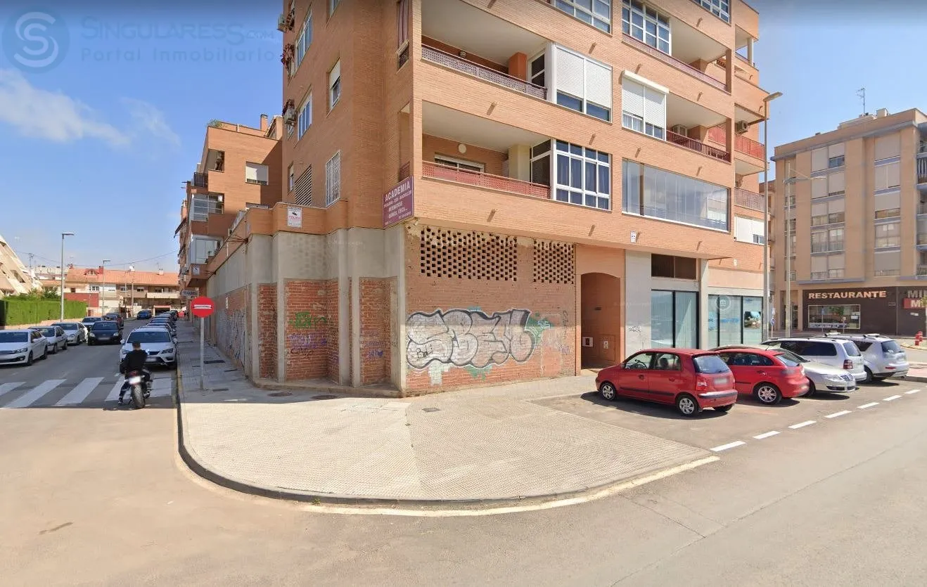 Comprar instalaciones, naves industriales... en Calle Antonio Laurent Navarro en Cartagena