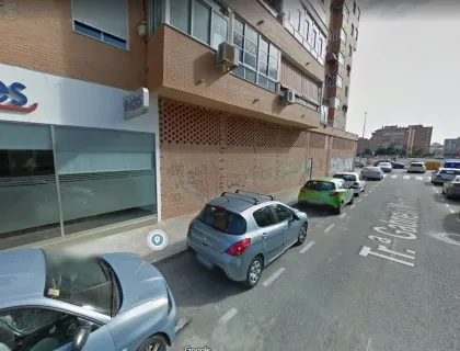 Comprar instalaciones, naves industriales... de 125m² en Cartagena
