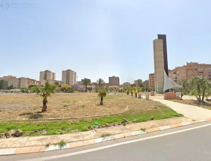 Comprar garaje de 200m² en Cartagena