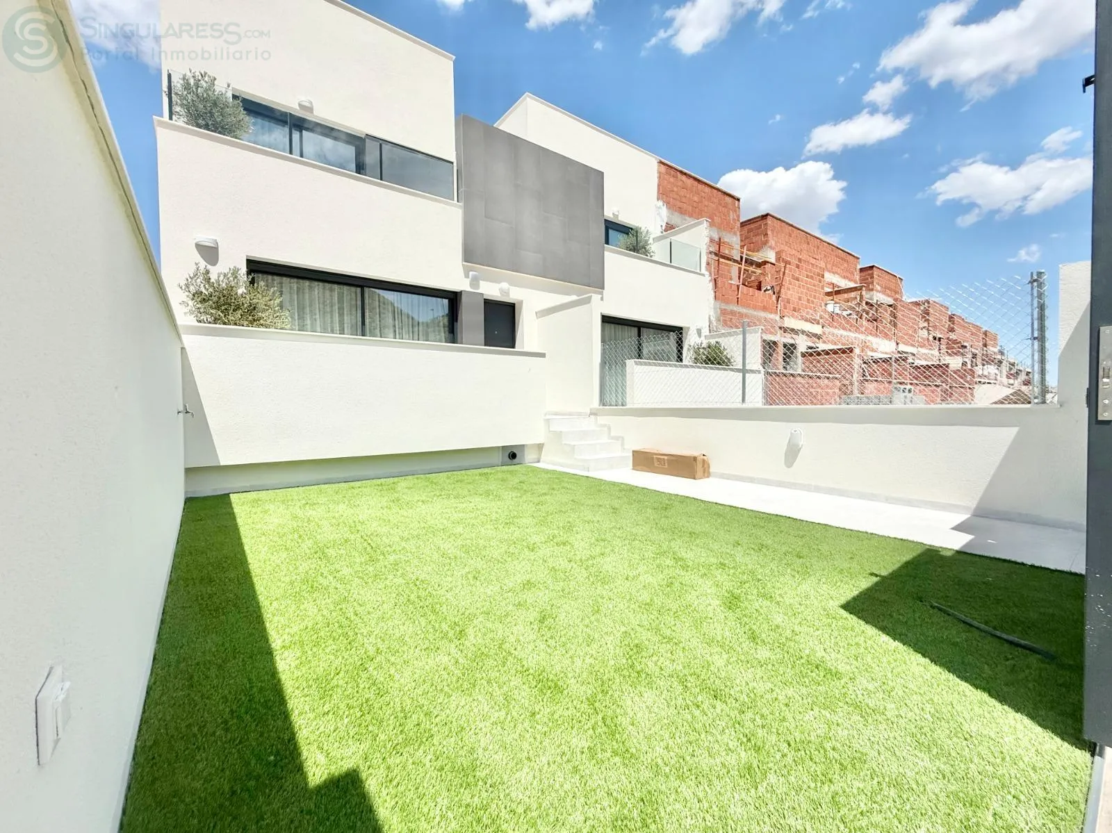 Comprar casa en Calle Dinamarca en Cox