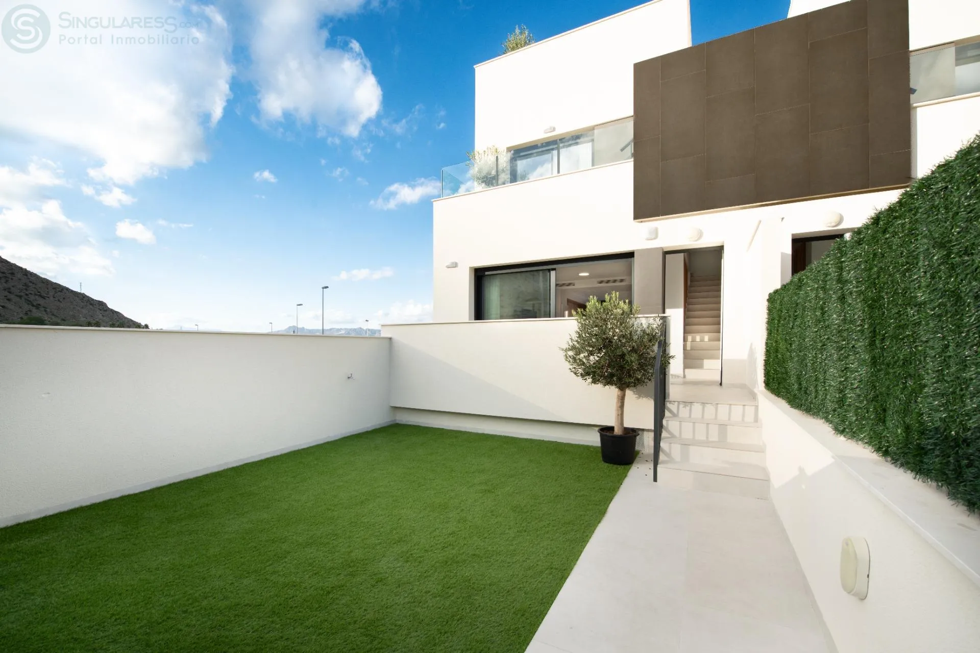 Comprar casa en Calle Dinamarca en Cox