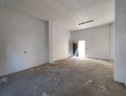 Comprar instalaciones, naves industriales... de 90m² en Cartagena