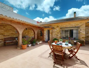 PLANTA BAJA ÚNICA CON JARDÍN Y SÓTANO EN NUEVA CARTAGENA