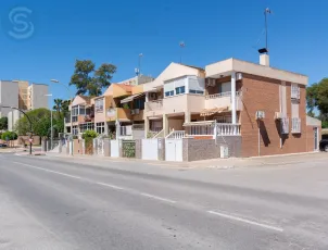 ¡Encantador Duplex Adosado en Cartagena! 