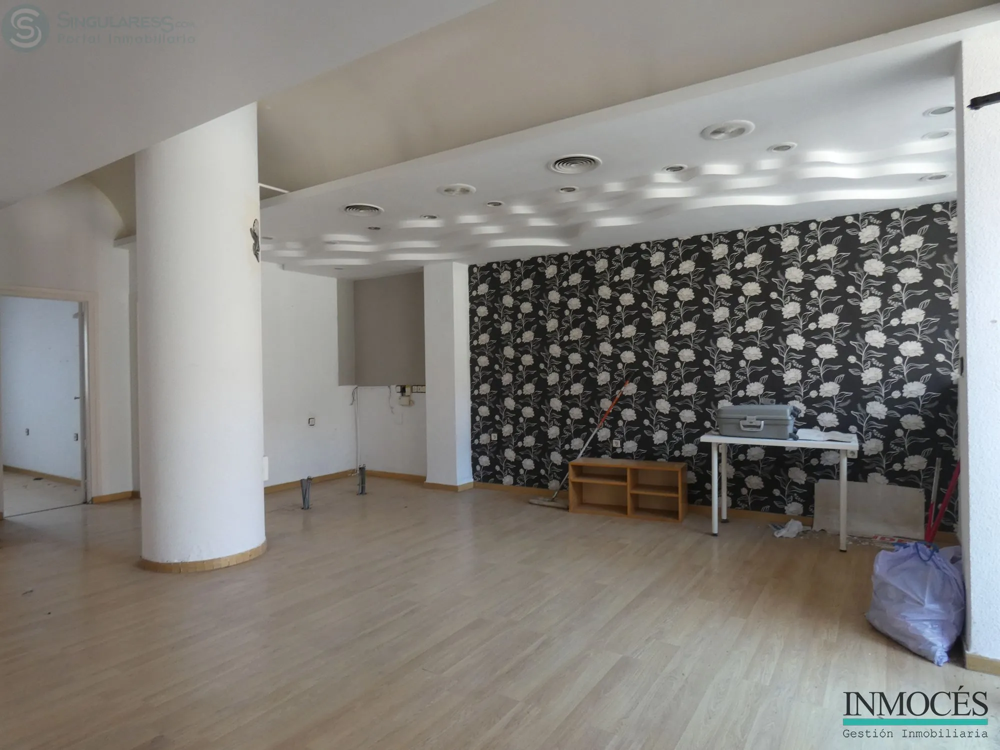 Comprar local en calle Floridablanca en Murcia