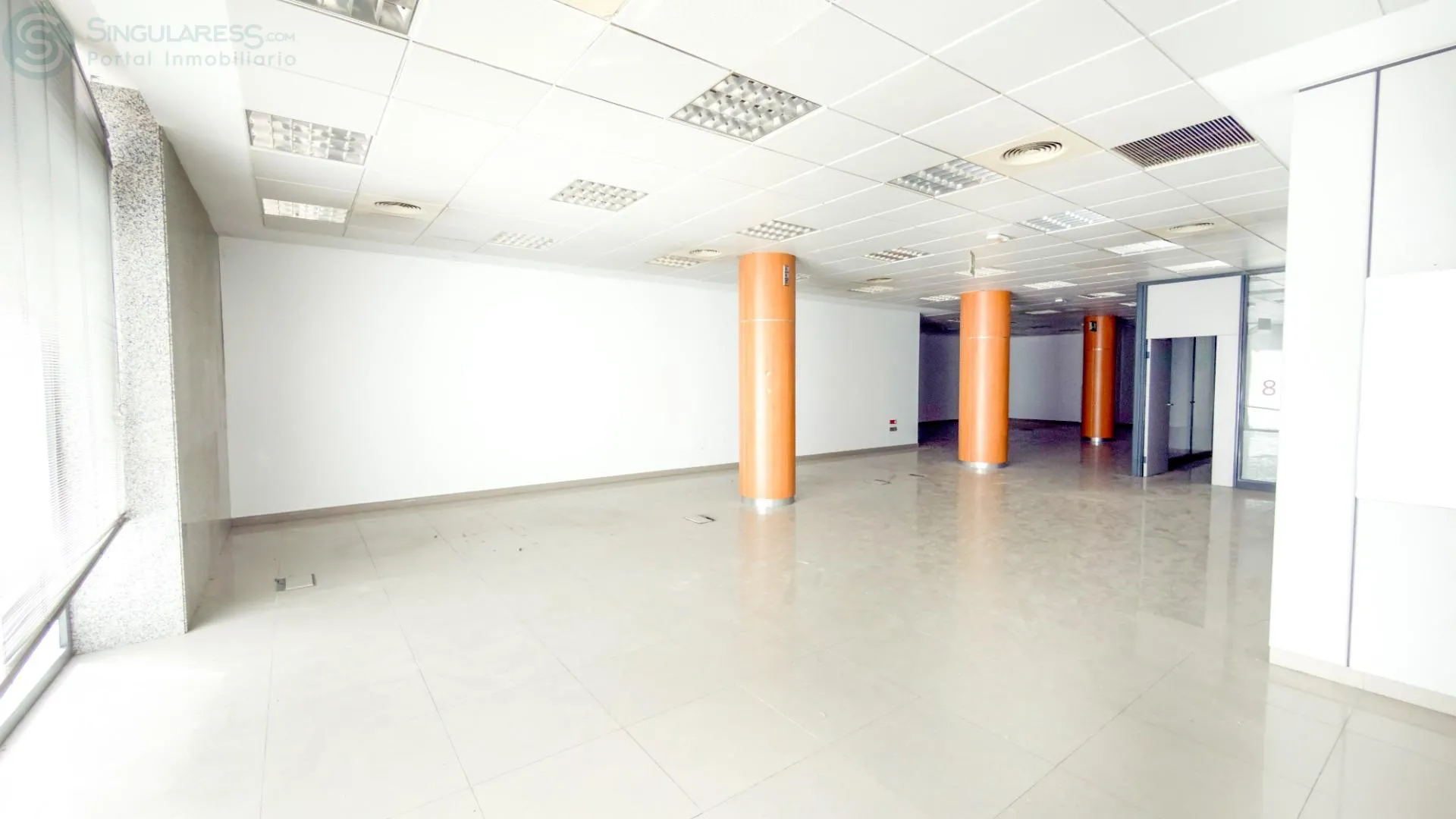 Comprar instalaciones, naves industriales... de 271m² en Cieza