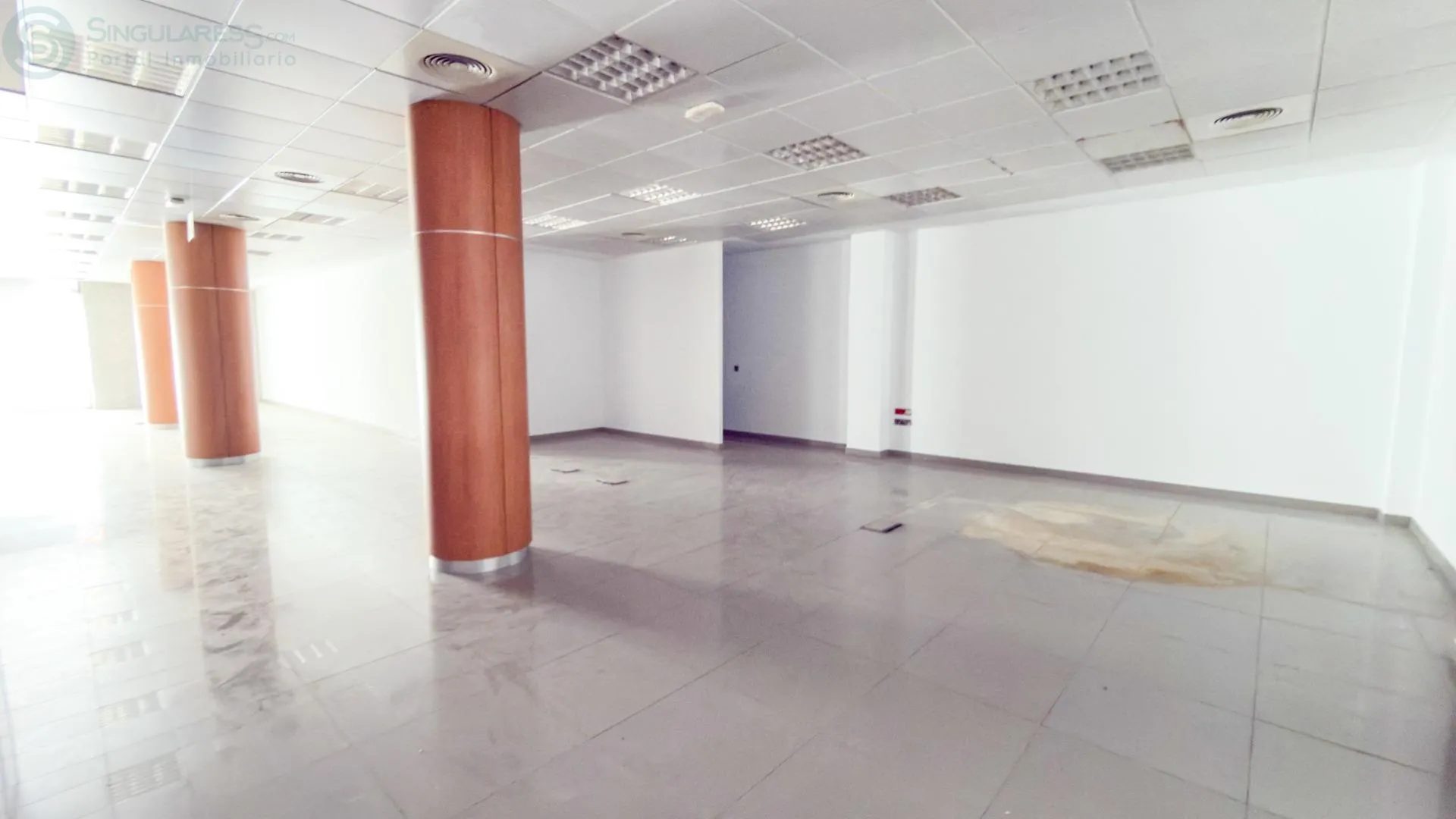Comprar instalaciones, naves industriales... de 271m² en Cieza