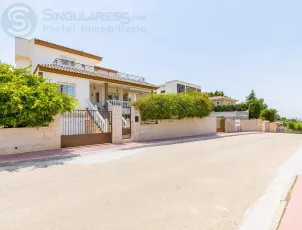 Exclusivo chalet independiente de 5 dormitorios con piscina en La Alcayna