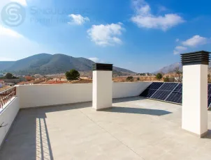 Casa adosado en Hondon de las Nieves, con 187 m² construidos.