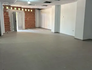 Local en Casco Urbano, con 60 m² construidos.
