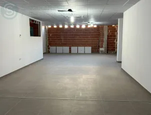 Local en Casco Urbano, con 170 m² construidos.