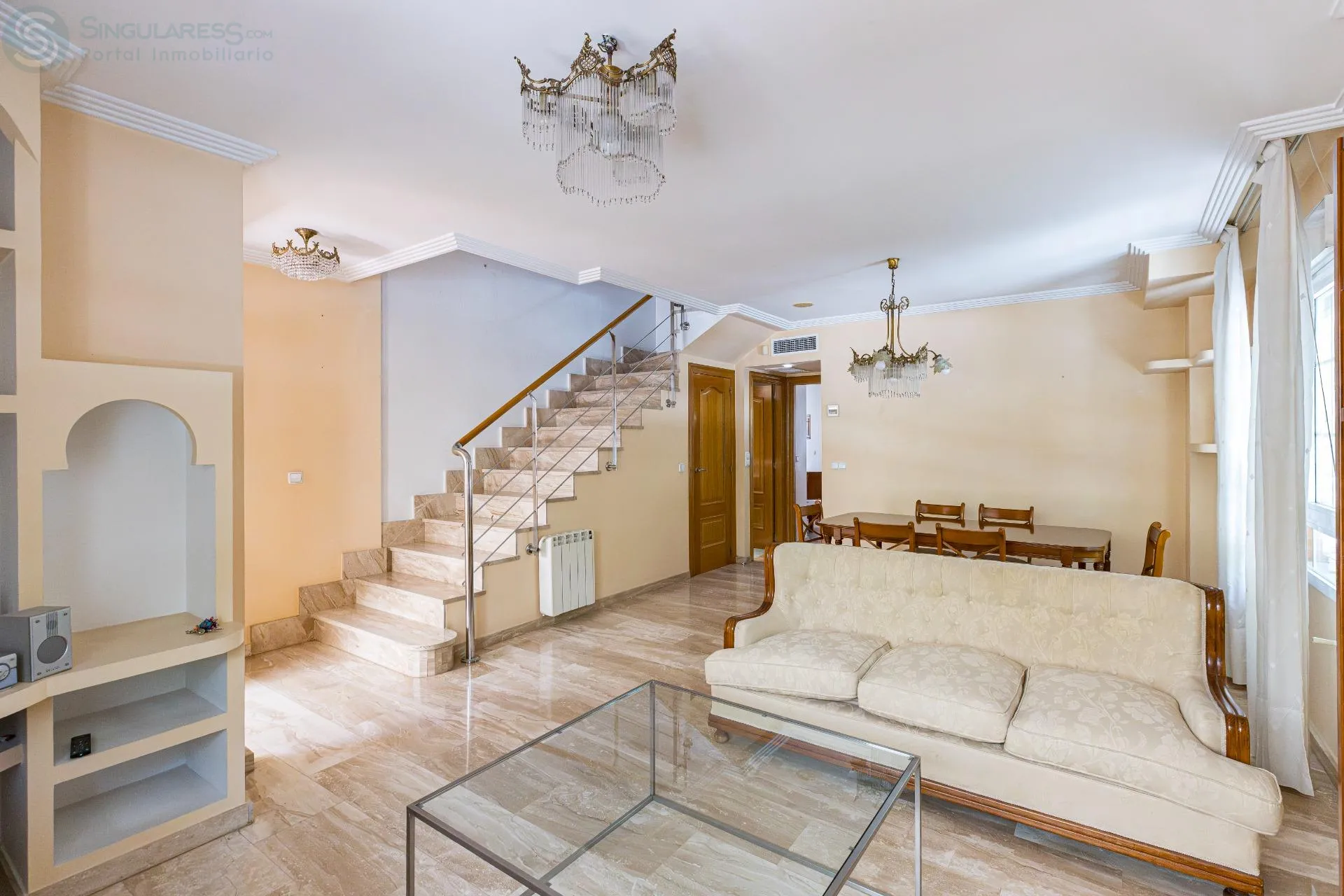 Comprar dúplex en Avenida ALMIRANTE LOAYSA nº 82 en Murcia
