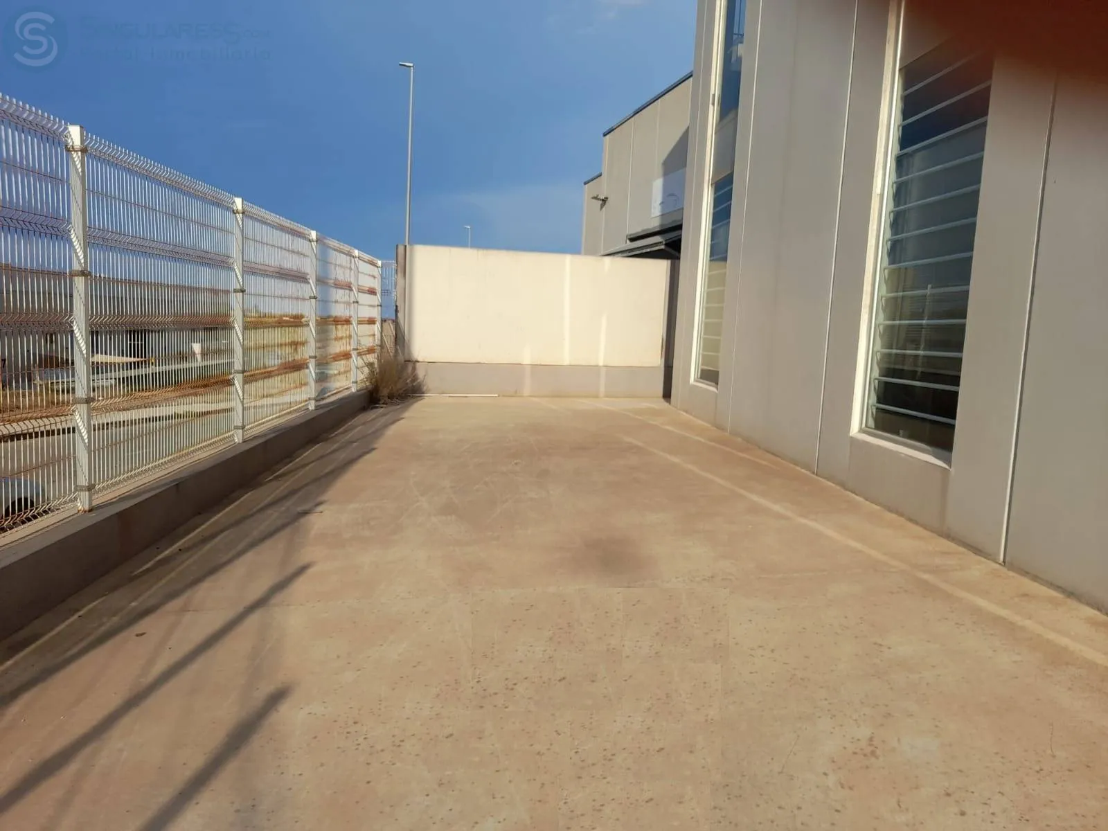 Comprar instalaciones, naves industriales... de 1000m² en La Unión