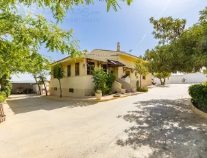 🏡 IMPRESIONANTE CHALET EN LOS VALIENTES