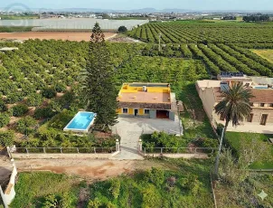 Tu oasis privado en La Palma: piscina, jardín y 5 dormitorios