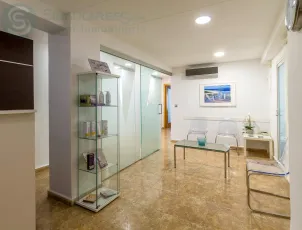 ¡Oportunidad Única en el Centro de Alicante! Local Premium con Gran Potencial 